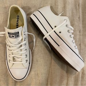 Converse Chuck Taylor All Star Lift Low Top
Colour White/Black, Size Women's 9.5